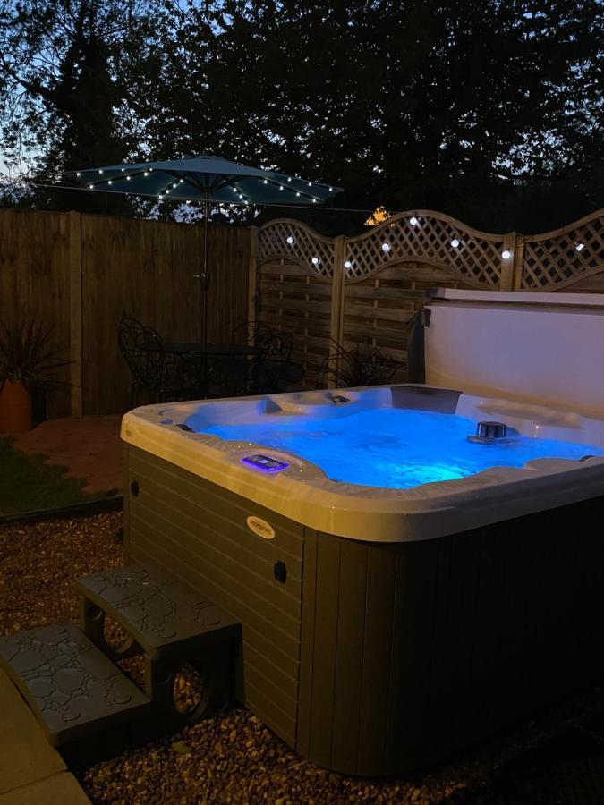 Villa Saving Grace With Private Hot Tub à Bawdeswell Extérieur photo