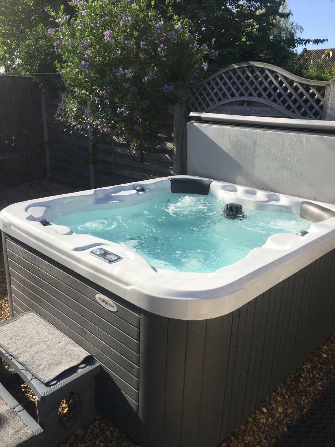 Villa Saving Grace With Private Hot Tub à Bawdeswell Extérieur photo