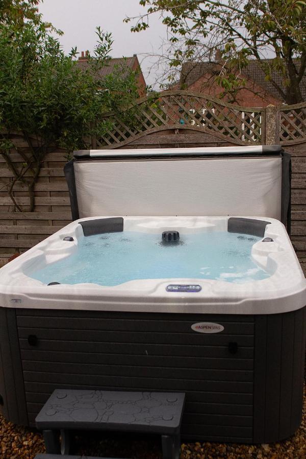 Villa Saving Grace With Private Hot Tub à Bawdeswell Extérieur photo